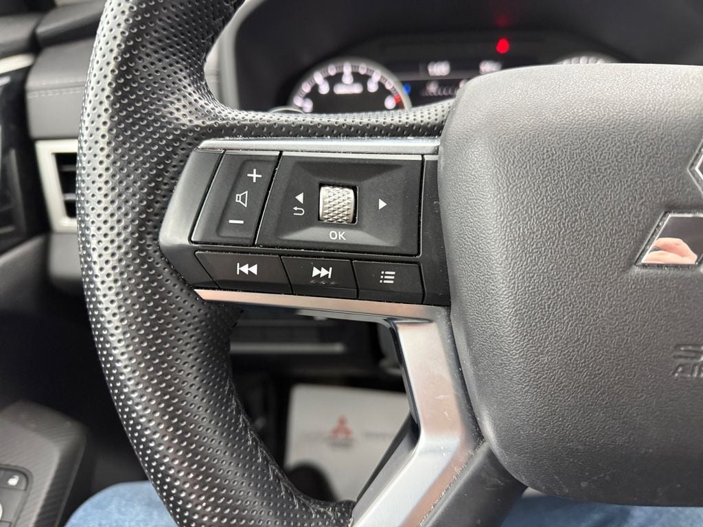 2022 Mitsubishi Outlander SE