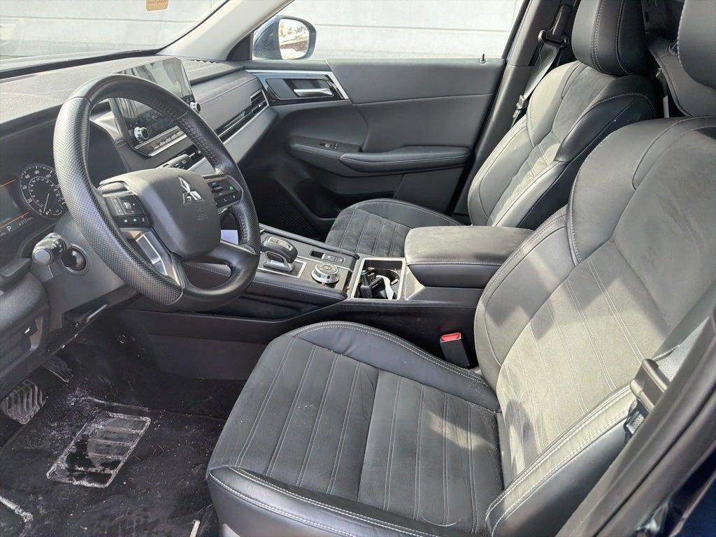 2022 Mitsubishi Outlander SE