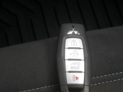 2023 Mitsubishi Outlander SE