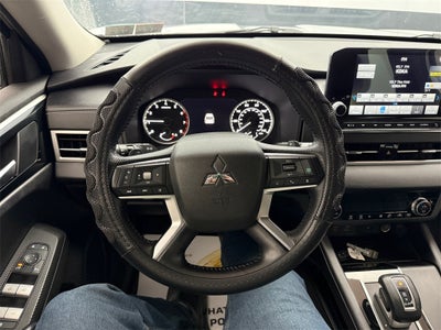 2022 Mitsubishi Outlander SE