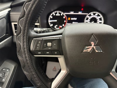 2022 Mitsubishi Outlander SE