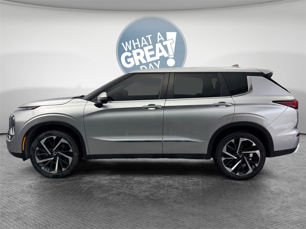 2022 Mitsubishi Outlander SE