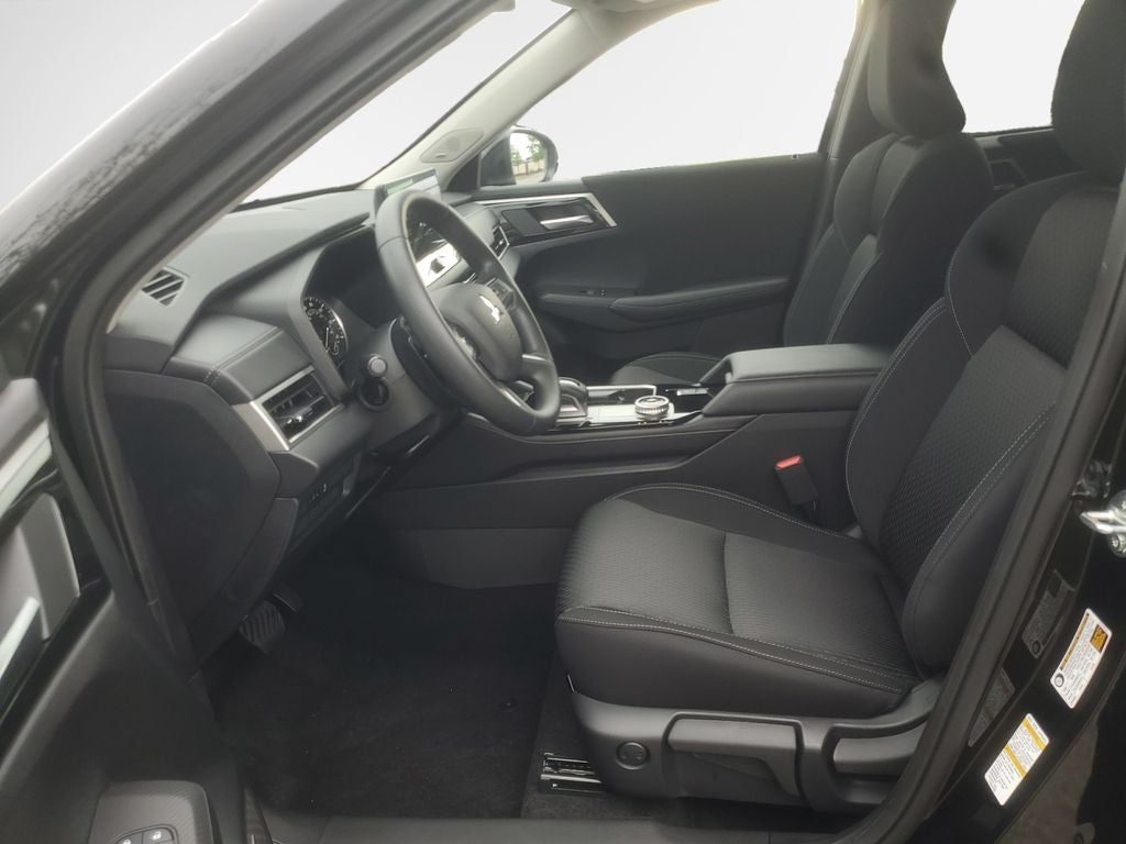 2026 Mitsubishi Outlander ES