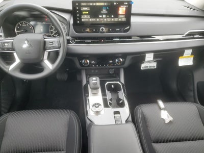 2026 Mitsubishi Outlander ES
