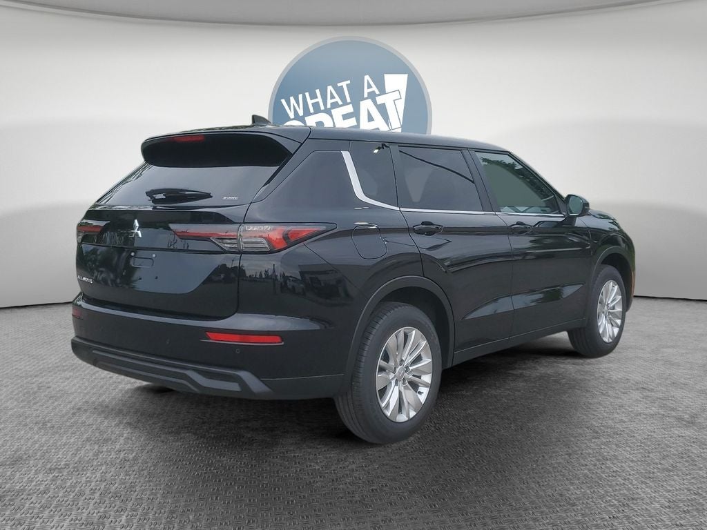 2026 Mitsubishi Outlander ES