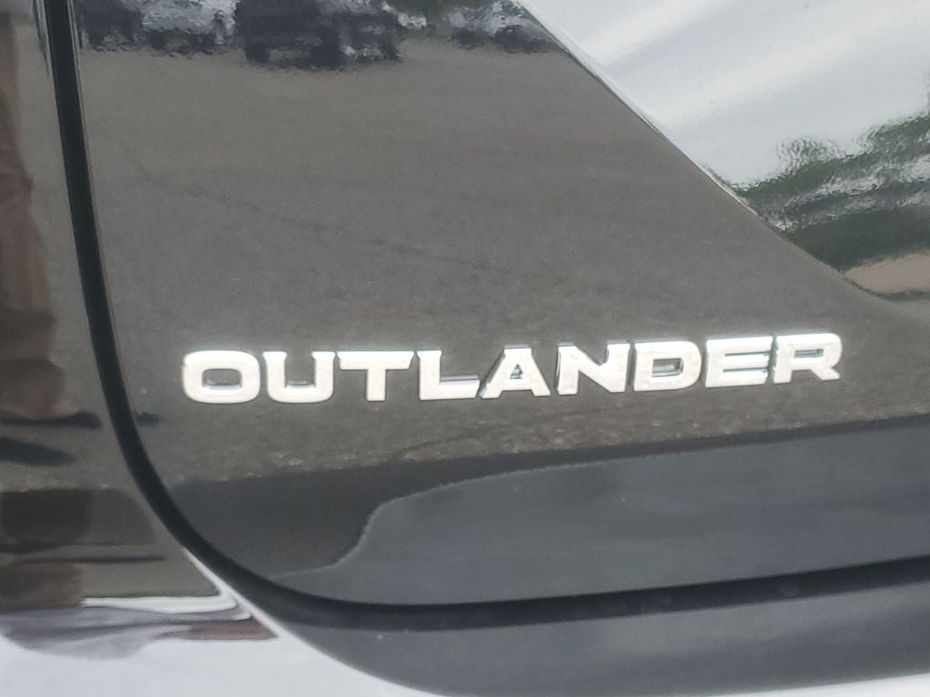2026 Mitsubishi Outlander ES