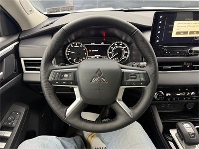 2026 Mitsubishi Outlander ES