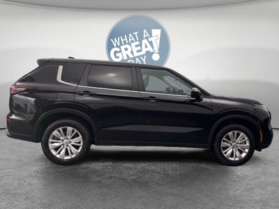 2026 Mitsubishi Outlander ES