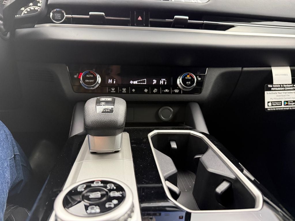 2026 Mitsubishi Outlander ES