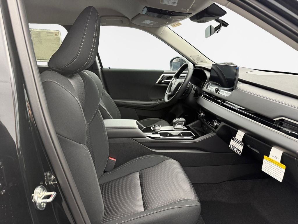 2026 Mitsubishi Outlander ES