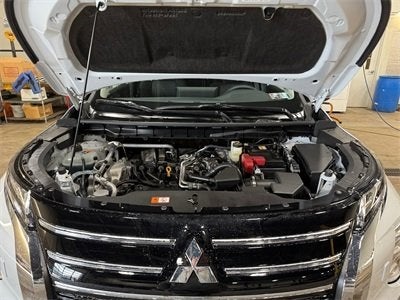 2026 Mitsubishi Outlander ES