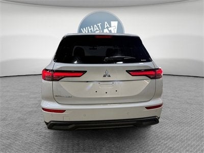 2026 Mitsubishi Outlander ES