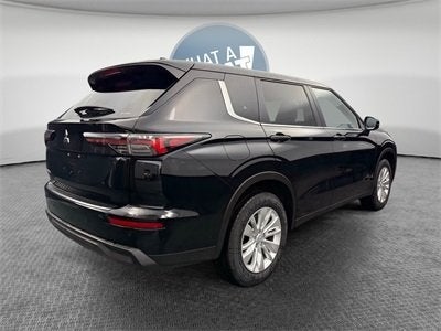 2026 Mitsubishi Outlander ES