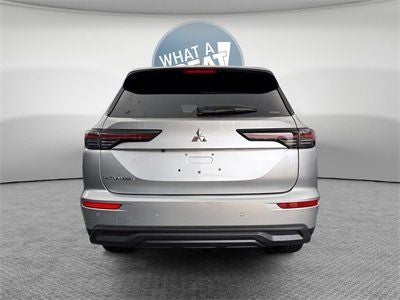 2026 Mitsubishi Outlander ES