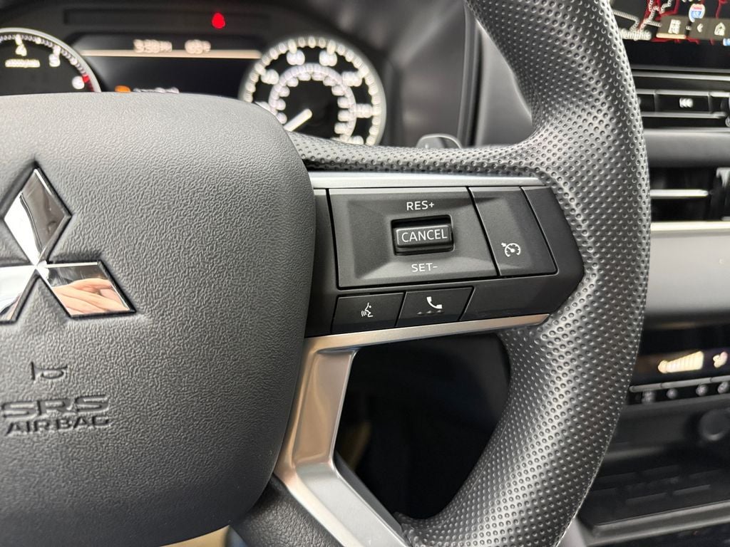 2026 Mitsubishi Outlander ES