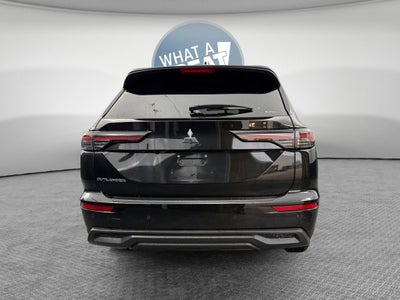 2026 Mitsubishi Outlander ES