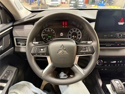 2026 Mitsubishi Outlander ES