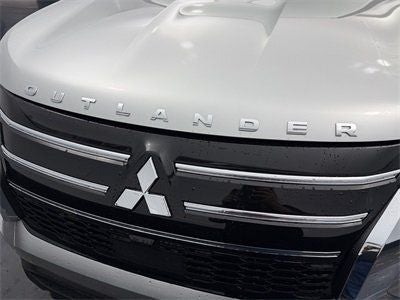 2026 Mitsubishi Outlander ES