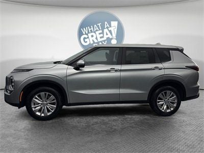 2026 Mitsubishi Outlander ES