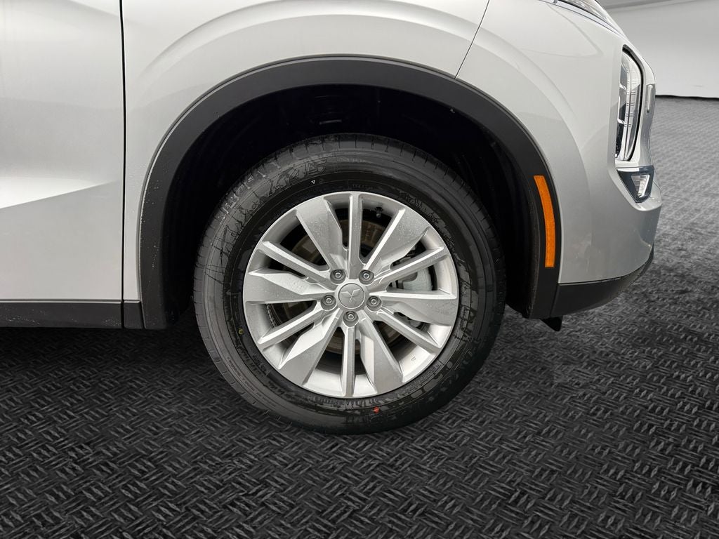 2026 Mitsubishi Outlander ES