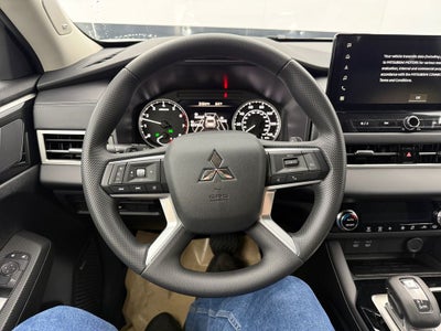 2026 Mitsubishi Outlander ES
