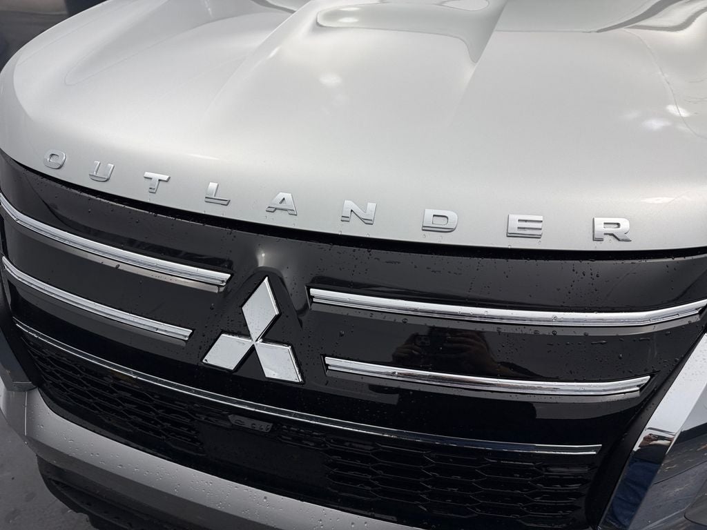 2026 Mitsubishi Outlander ES