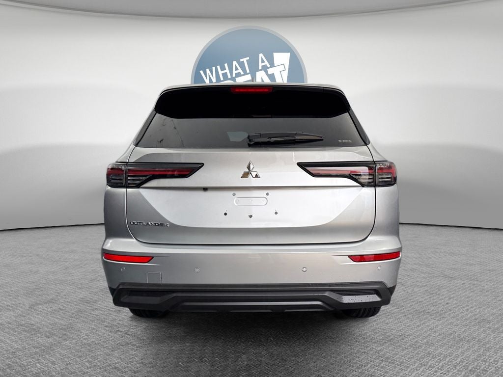 2026 Mitsubishi Outlander ES