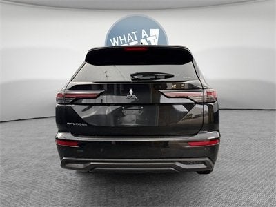 2026 Mitsubishi Outlander ES