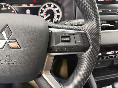 2026 Mitsubishi Outlander ES