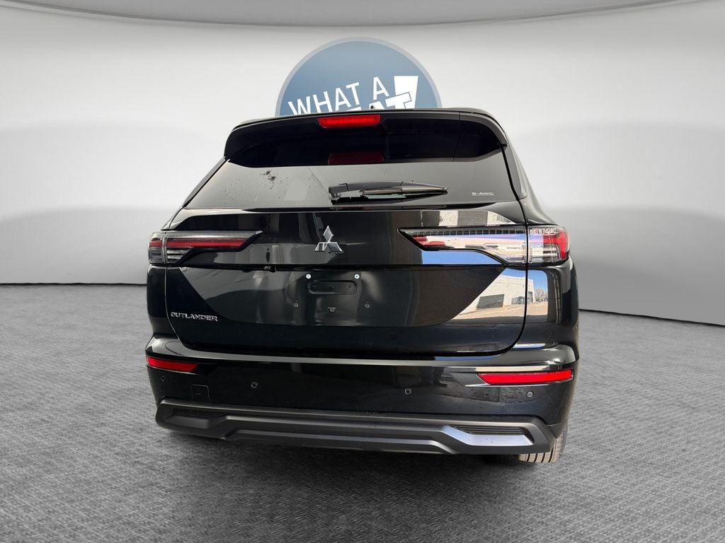 2026 Mitsubishi Outlander ES