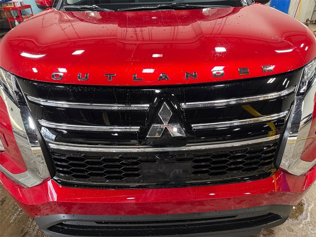 2026 Mitsubishi Outlander ES