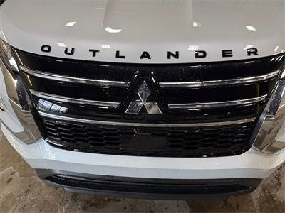 2026 Mitsubishi Outlander ES