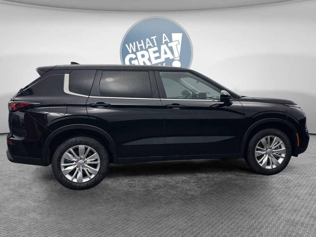 2026 Mitsubishi Outlander ES