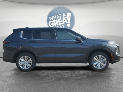 2026 Mitsubishi Outlander ES