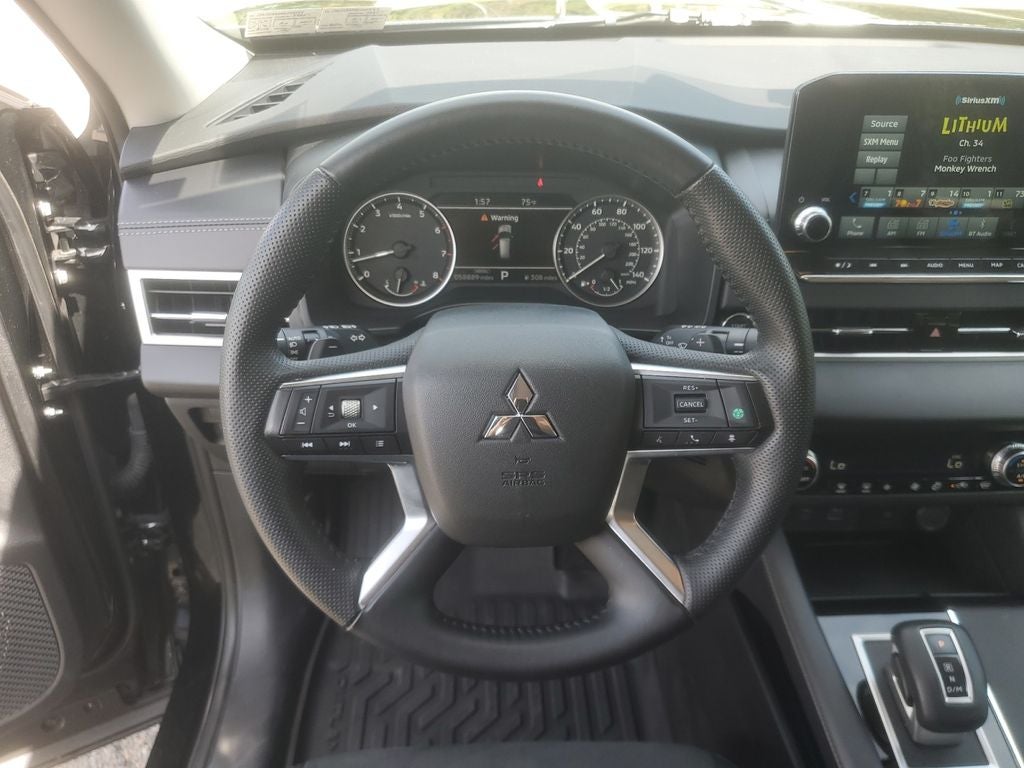2024 Mitsubishi Outlander SE
