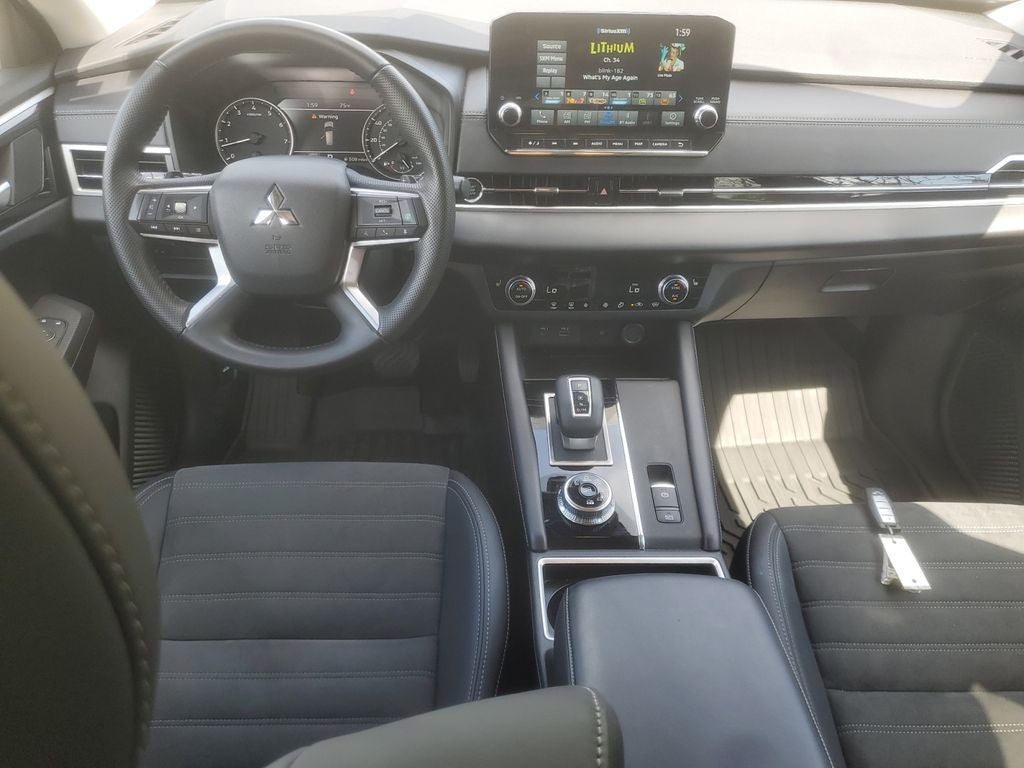 2024 Mitsubishi Outlander SE