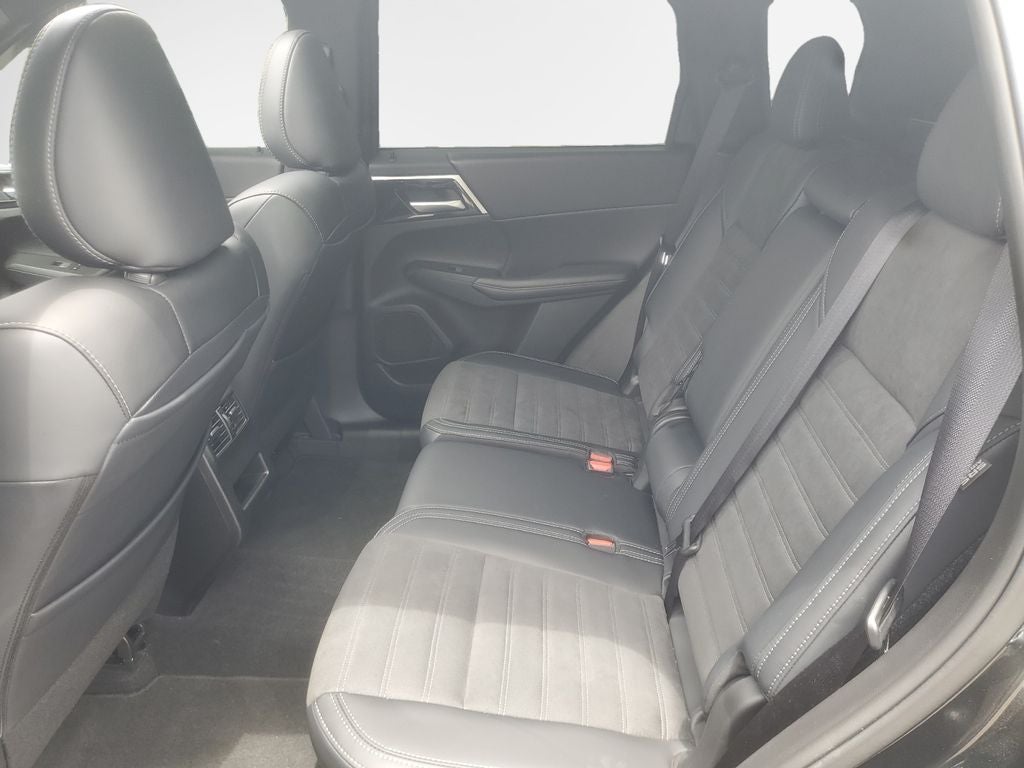 2024 Mitsubishi Outlander SE Black Edition