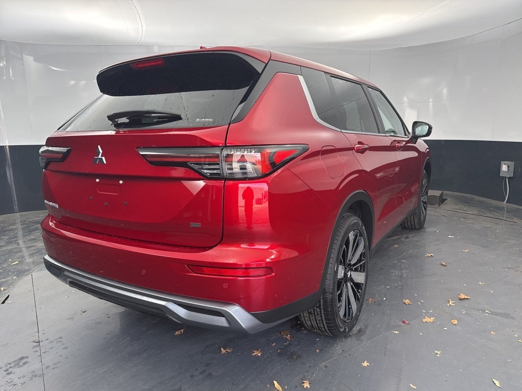 2025 Mitsubishi Outlander SE