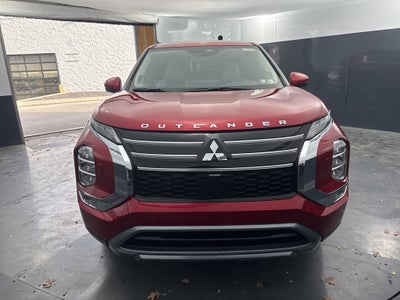 2025 Mitsubishi Outlander SE