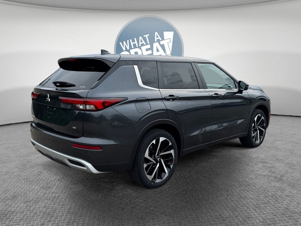 2024 Mitsubishi Outlander SE