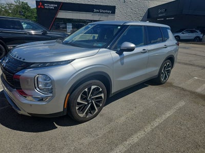 2024 Mitsubishi Outlander Base