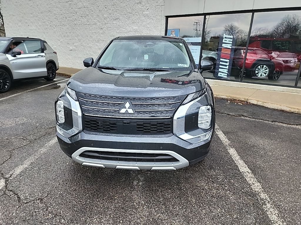 2024 Mitsubishi Outlander SE