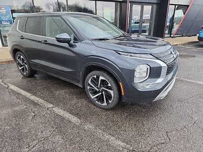 2024 Mitsubishi Outlander SE
