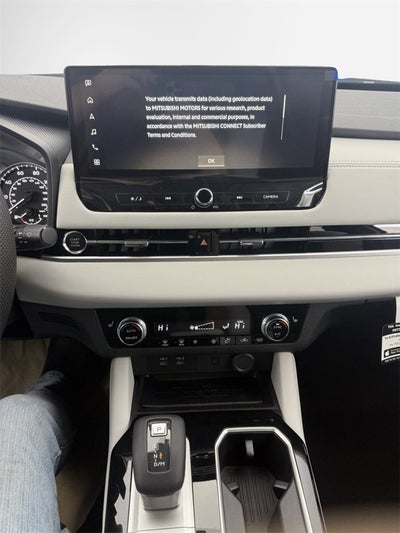 2025 Mitsubishi Outlander SE