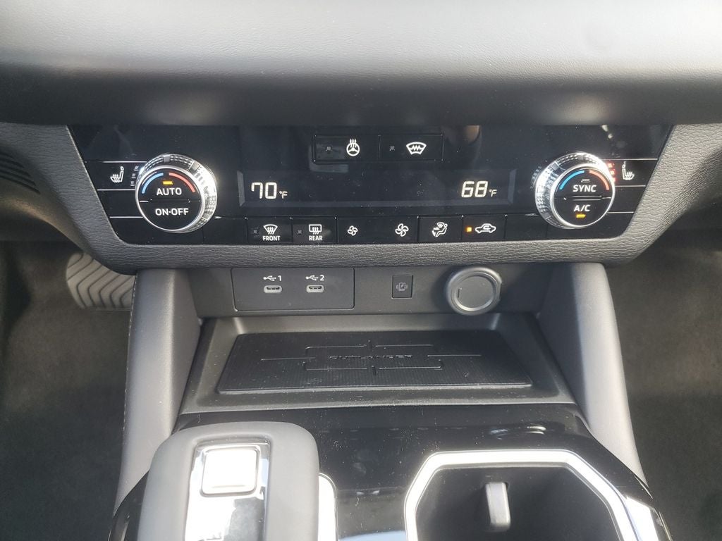 2026 Mitsubishi Outlander LE
