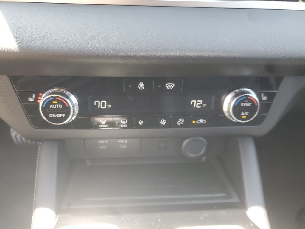 2026 Mitsubishi Outlander LE