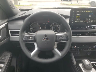2026 Mitsubishi Outlander LE