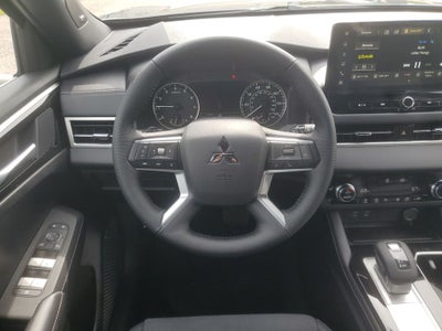 2026 Mitsubishi Outlander LE