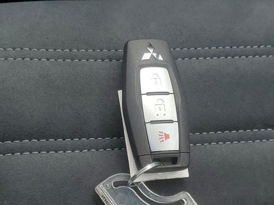 2026 Mitsubishi Outlander LE