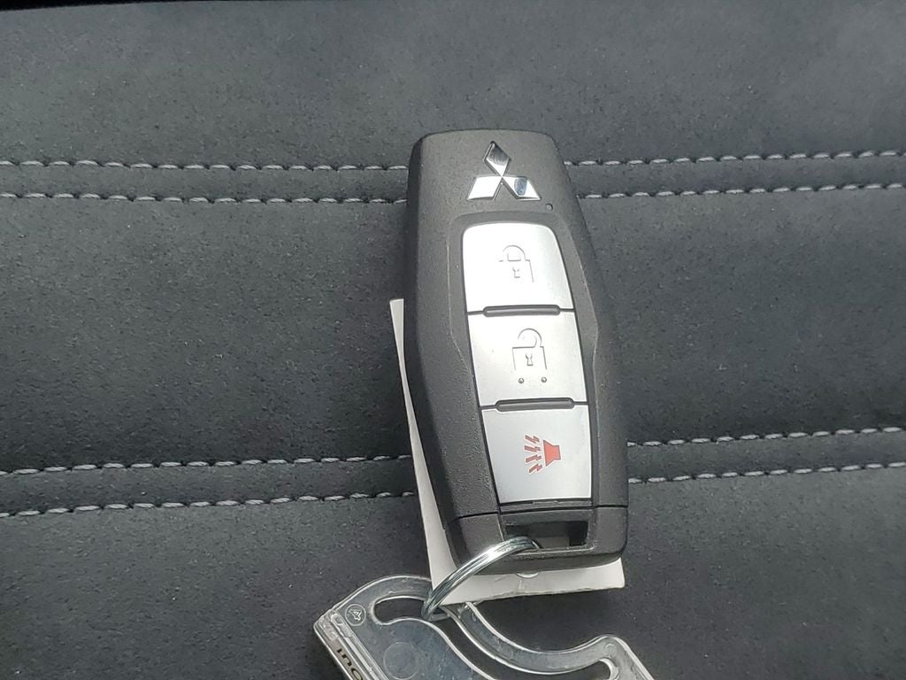 2026 Mitsubishi Outlander LE